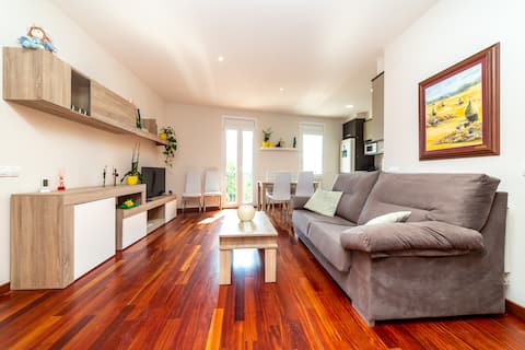 Apart. Can 18: New, natural light and unique views!