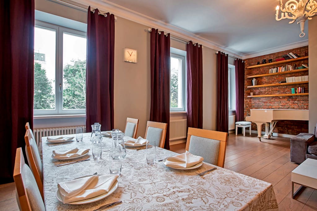 Living room 45m, very nice view, air conditioner, very clean air, calm.