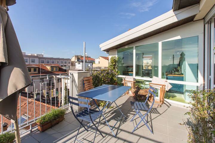 BRIGHT PENTHOUSE TERRACE PARK VIEW gallery image 3
