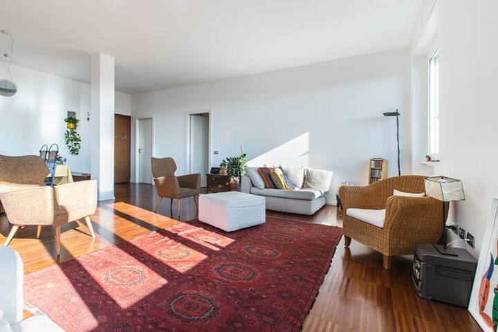 BRIGHT PENTHOUSE TERRACE PARK VIEW gallery image 2