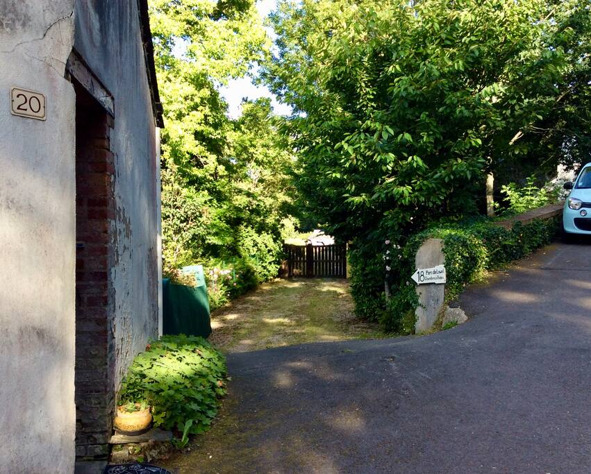 Entrée du Parc de Lywel. Vue extérieur