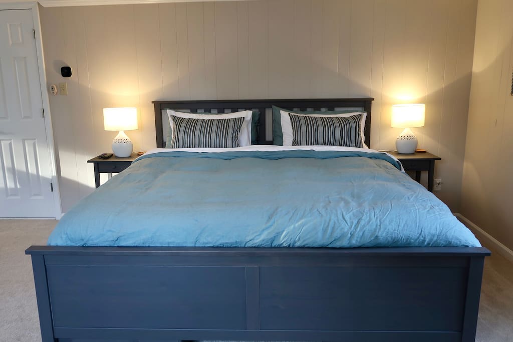Nice comfy king bed