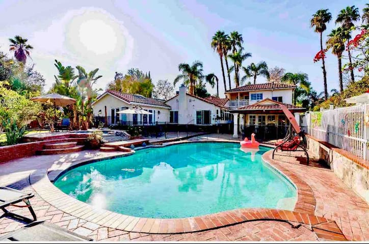 Paradise Vacation Estate near Universal Studios