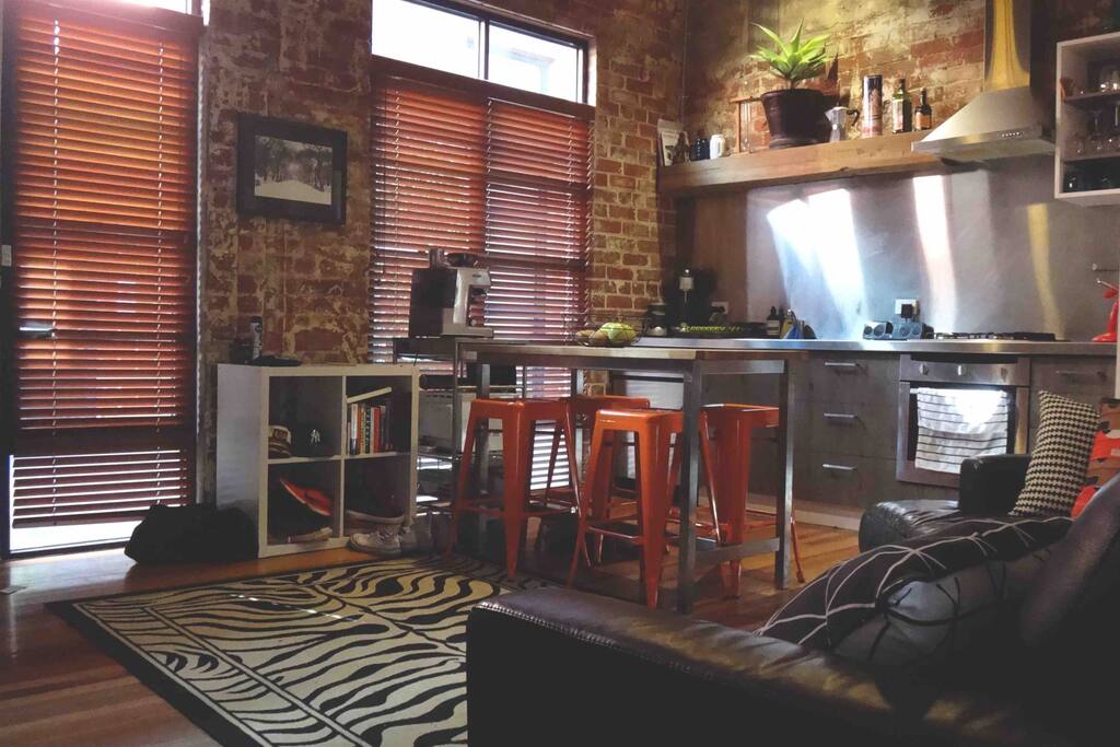 Living area/kitchen