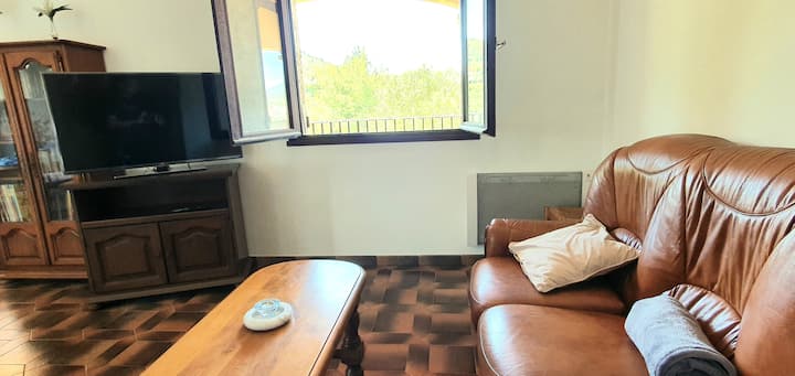 Charmant Haut De Villa De 75 M² Exposé Plein Sud Avec Grande Terrasse. - Ajaccio