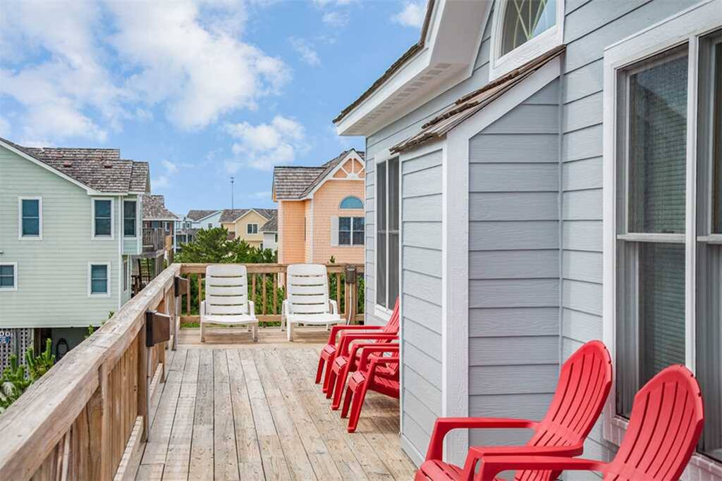 SS44: At The Beach | Top Level Deck