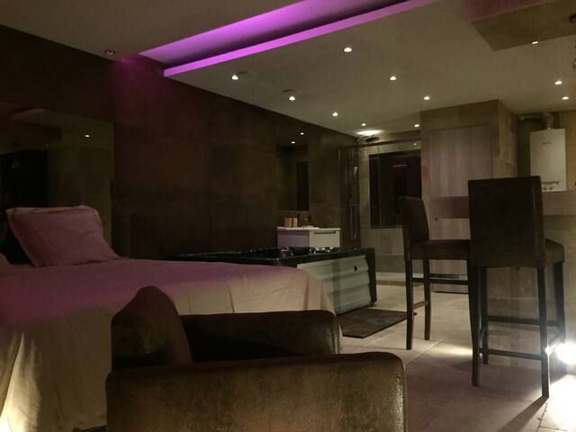 Gagnez Une Nuit Dans La Suite De L Hotel Spa Le Pigonnet Avec Luxsure Et Suite Privee Hotels De Luxe Restaurant Romantique Et Aix En Provence