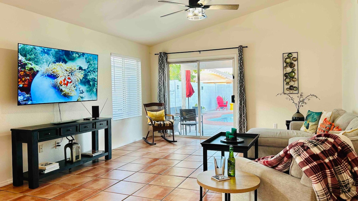 Top Airbnb: King bd Camelback Ranch Glendale stadium 3 bd pool in Maryvale