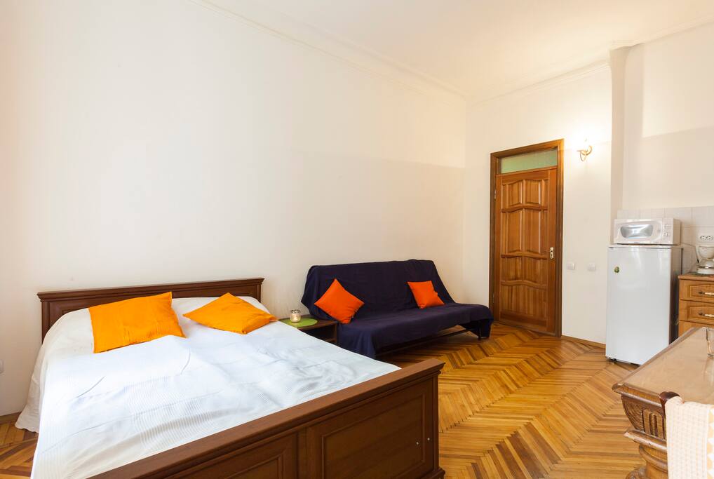 Double bed (160cm large) and sofa-bed (120 cm large).