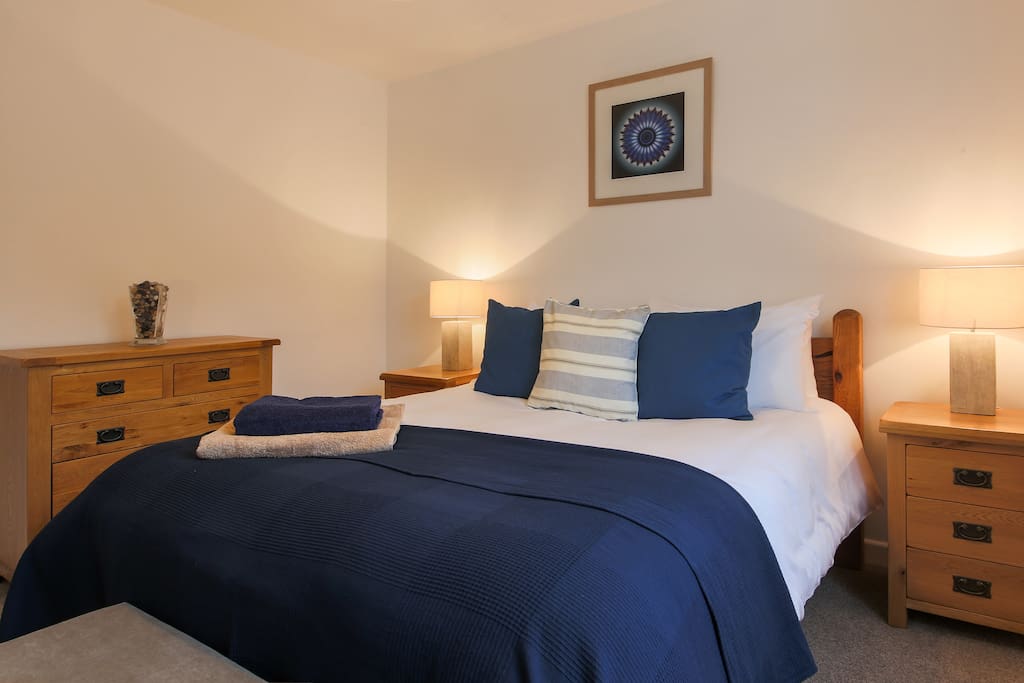 Both Kingsize beds are solid oak with matching furniture, 100% cotton linen and blackout blinds.