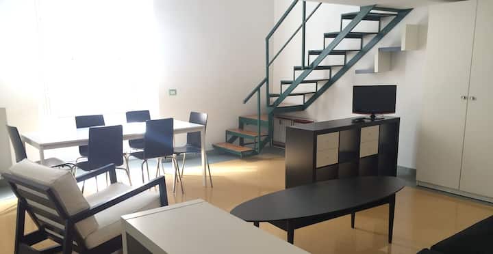 Chiaia - Green Apartment - Cozy And Central - Nápoles