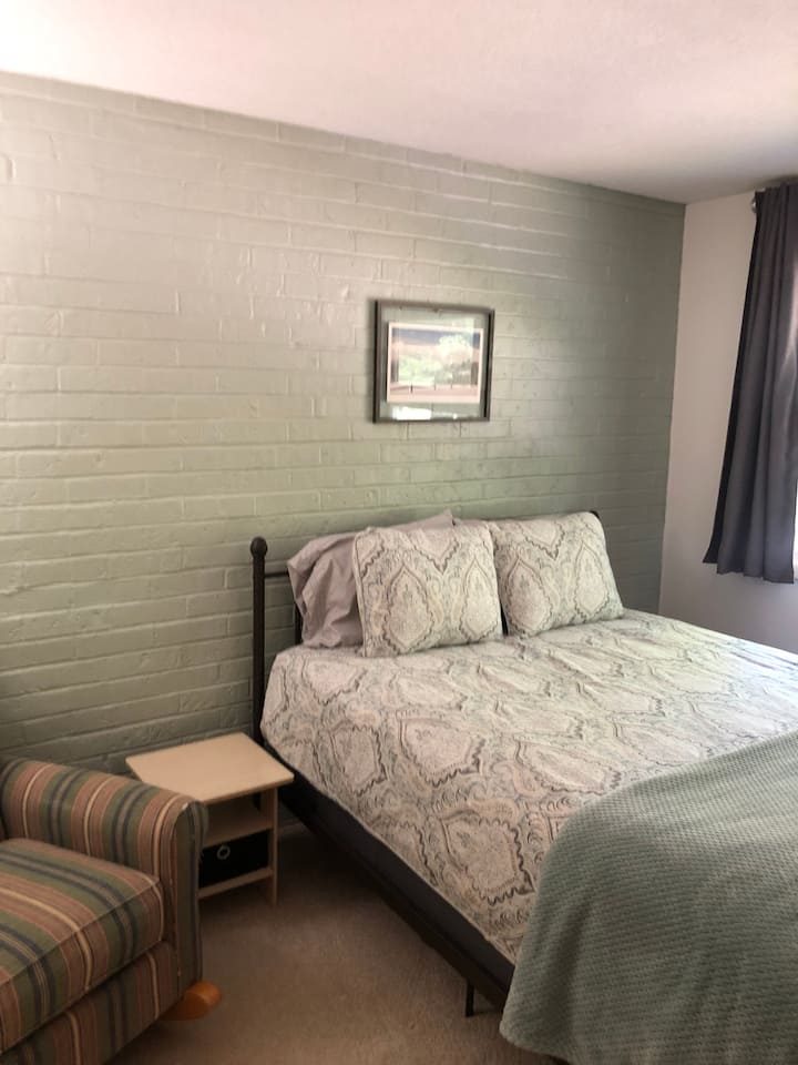 Dhomë gjumi e rehatshme për vizitorët. 