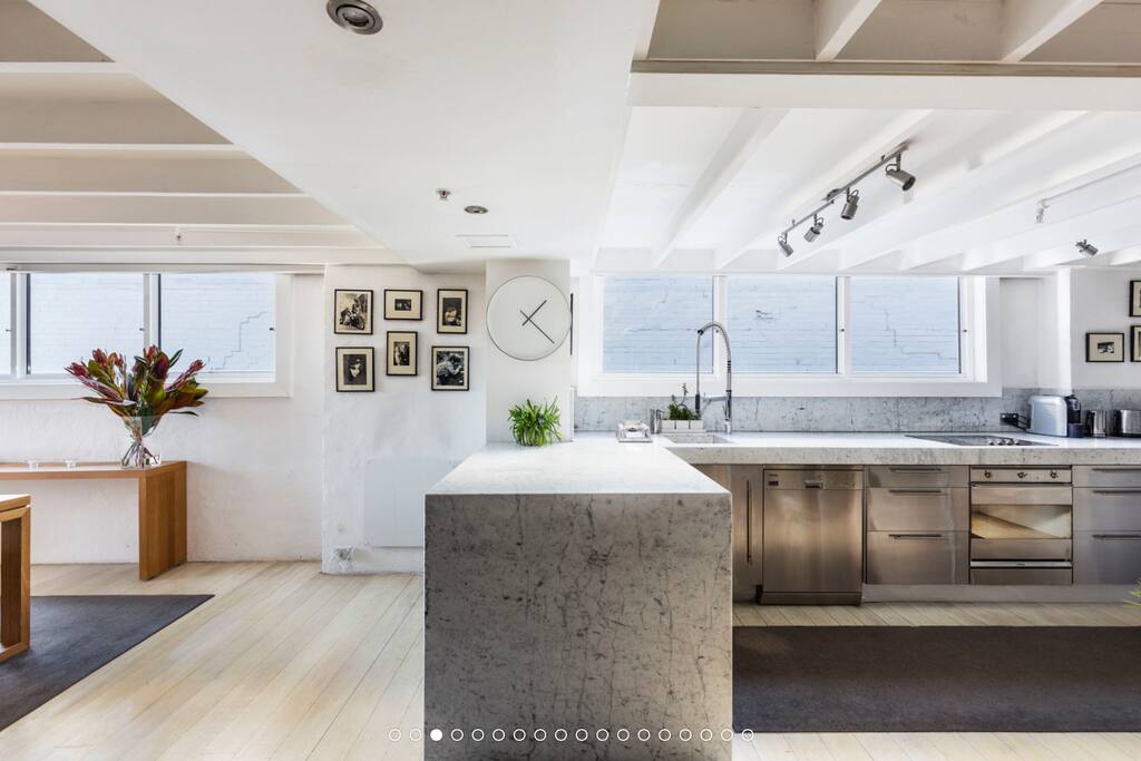 Kitchen Breakfast Bar