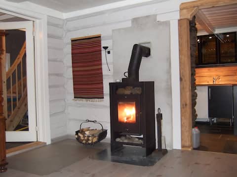 Top performing Airbnb: Fully restored log house - Oppågarden in Vang