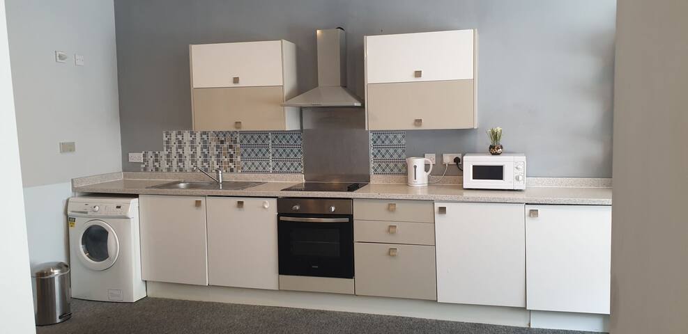 Extra Large BEDSIT/ STUDIO Flat in  CITY CENTRE