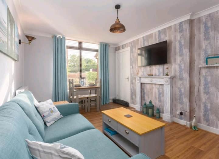 Lovely 1 bed apartment in heart of St Annes on Sea Apartments for