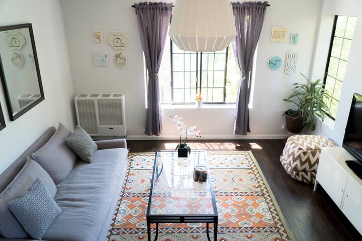 Relaxed & Modern Hilltop Retreat