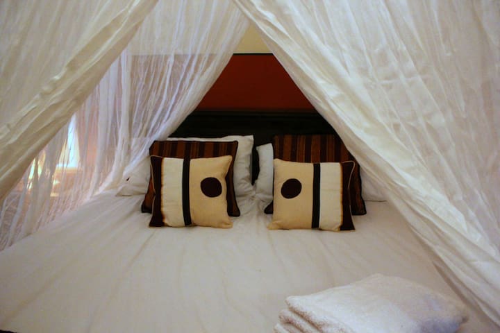 Healesville Hideaway, 2 mins to town, fireplace