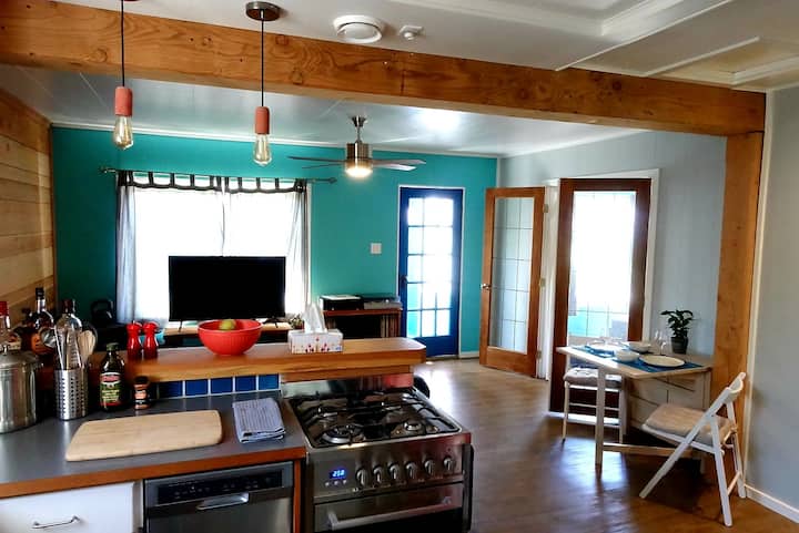 Coastal Ocean View Cottage w/  Hot Tub