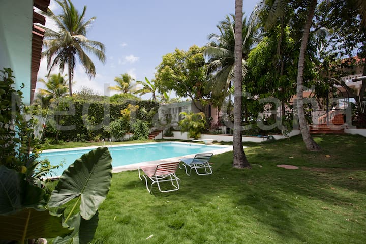 Penthouse | Pool | Massages: Room 3