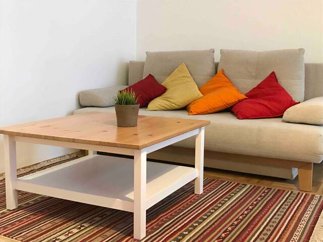 ♔ MODERN | CITY-CENTER SUITE gallery image 5