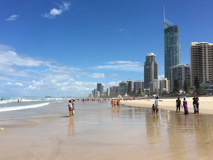 Surfers Paradise Beach in Queensland - Tours and Activities