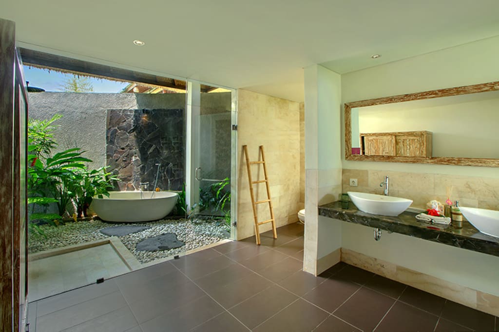 Anusara Luxury Villas- Bathroom