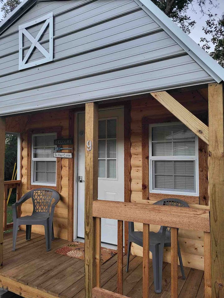 Glamping Cabin 9 fish, float Illinois river Cabins for Rent in