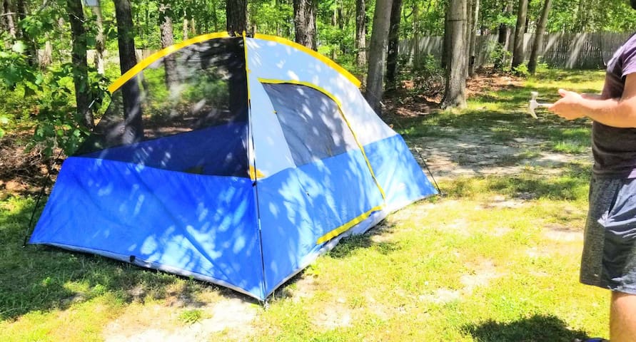 PECULIAR TENT CAMPING EXPERIE./CLOSE TO ALL. FIT 4