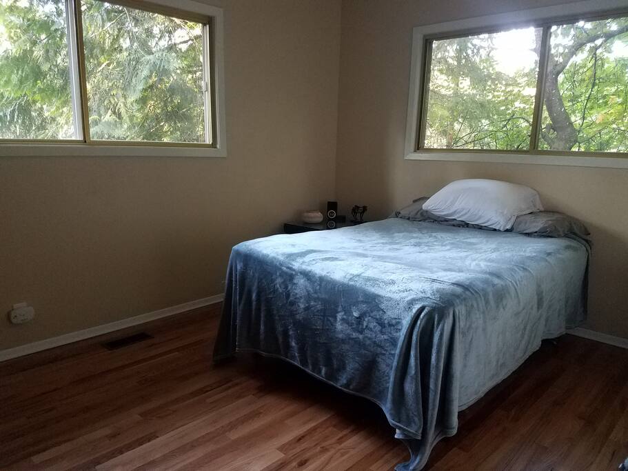 Full sized bed