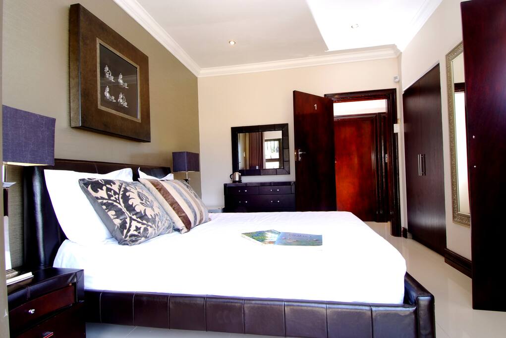 Standard Room
Overlooks Pool and has seaview