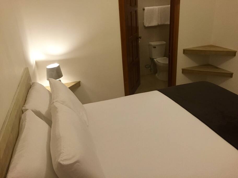 High Quality Queen Size Bed