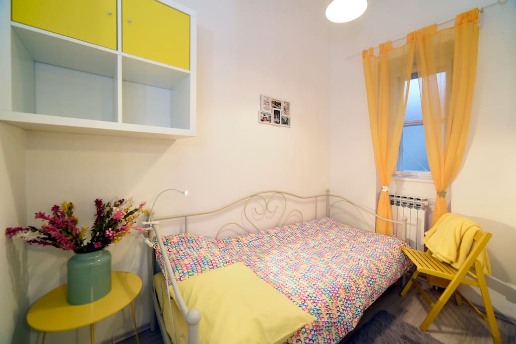 Single bedroom