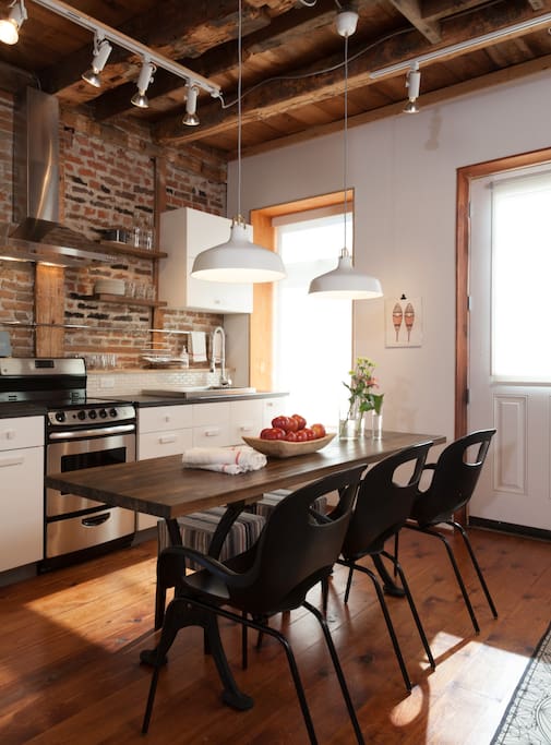 Wellington Carriage House, 1860's Cottages for Rent in Wellington