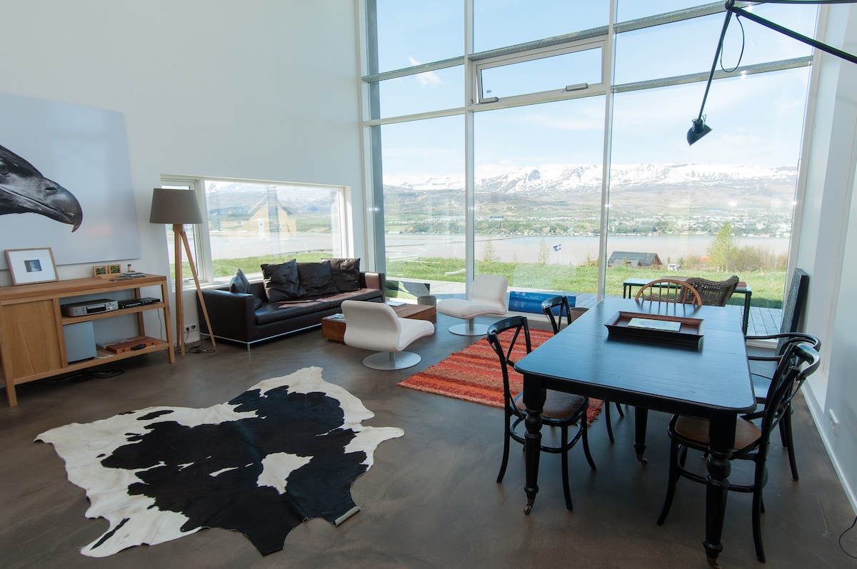 Tips on to find the perfect airbnbs in Iceland in addition to the best areas to stay in the capital and surrounding places near tourist attractions. - Best Airbnbs In Iceland | Iceland Airbnbs | Reykjavik Airbnbs | Vik Airbnb Stunning Airbnbs In Iceland You Need To Check Out