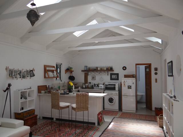 Peaceful cottage close to the sea gallery image 3