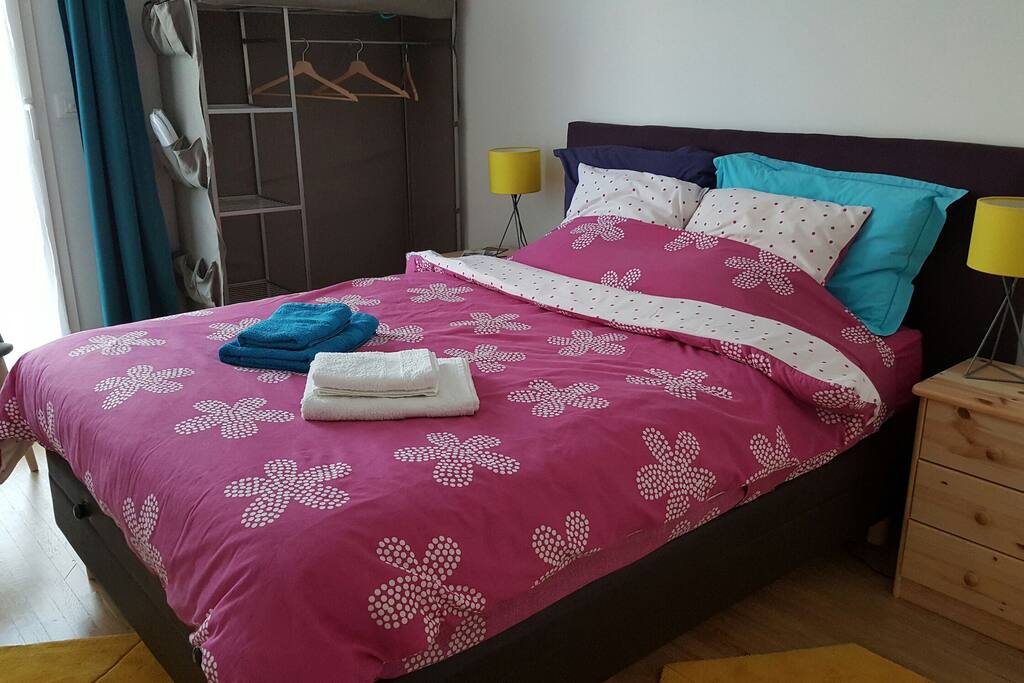 Votre chambre / Your sleeping room
