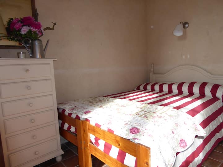 Habitación 5: para 2 personas. La única habitación sin baño dentro 