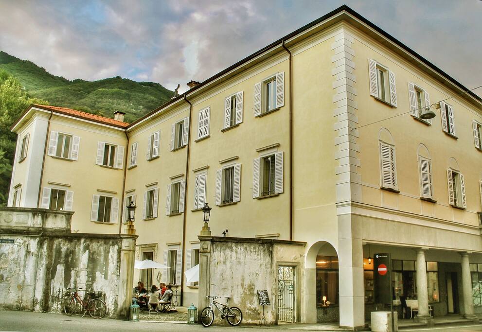 Casa Borgo, a beautiful 16th century house showcasing original frescos, stuccos and antiquities.