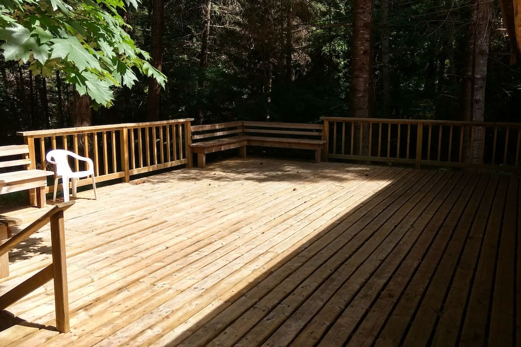 Shared front deck. Huge!