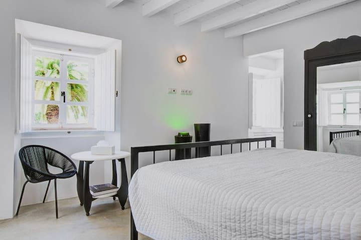 Casa do Largo Silves është moderne dhe ka një interier të vjetër.