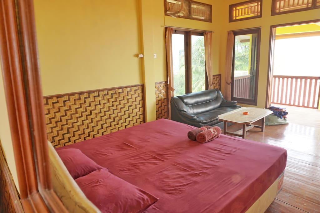 Deluxe Room with Balcony and Sea View