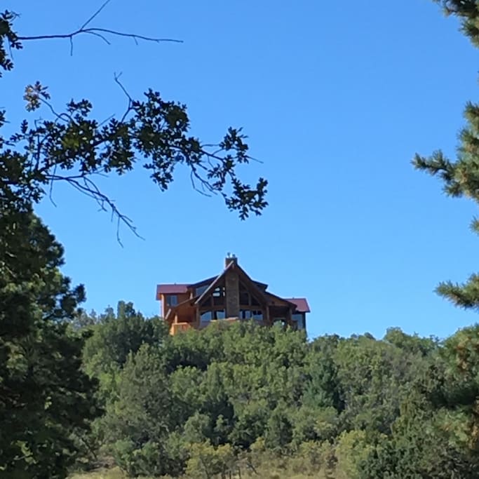 Pink Cliffs Vista, a spectacular cabin on Wapiti (Elk) Ridge, with an incredible view!