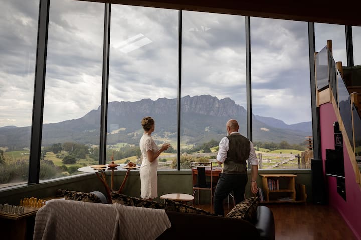 Eagles Nest I Honeymoon Stay-spas & mountain views gallery image 3