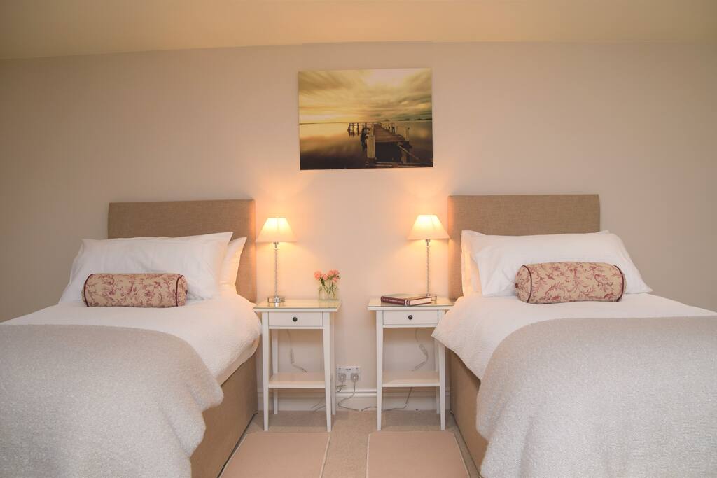 Luxurious twin beds