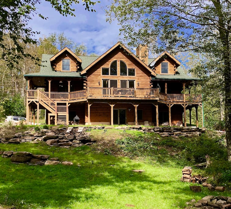 Catskills Clearwater Cabin, Lakefront 5BD,3BA Cabins for Rent in