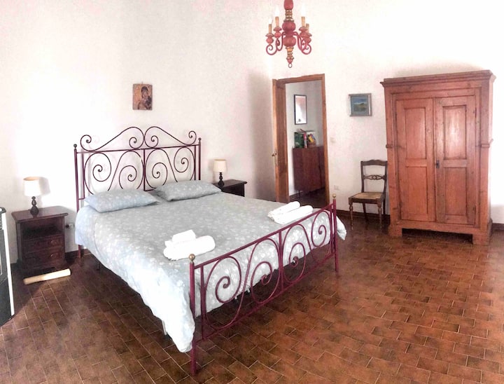 Doble bedroom. La cámara matrimonial 