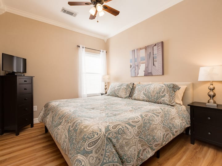 King bedroom #2 w/ tempurpedic mattress and HD television.