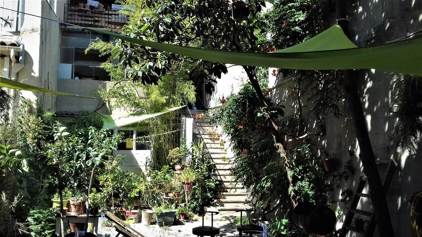 Small house of 25m2 at the bottom of a garden