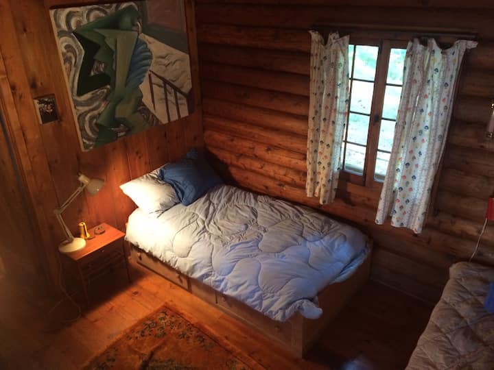 Druga spavaća soba, dva odvojena kreveta (brvnara na jezeru)